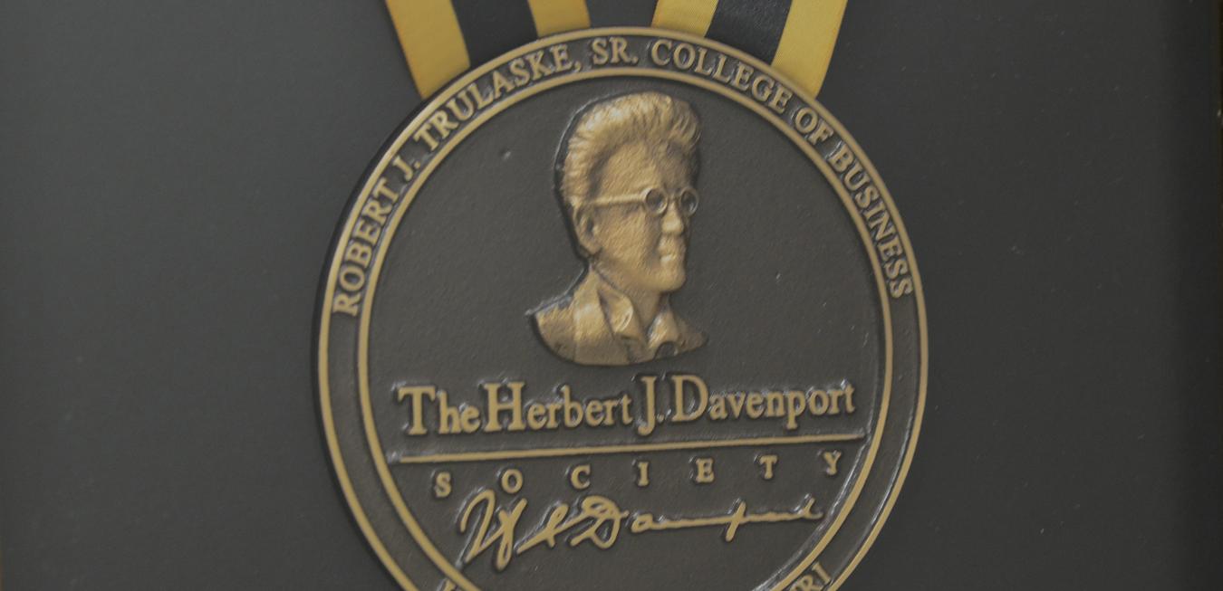 Image: Davenport Society medal