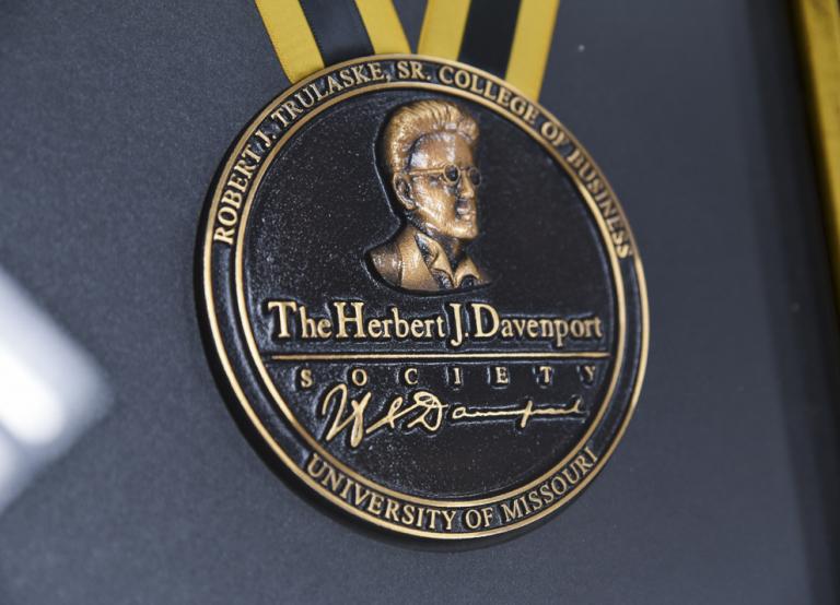 davenport medallion