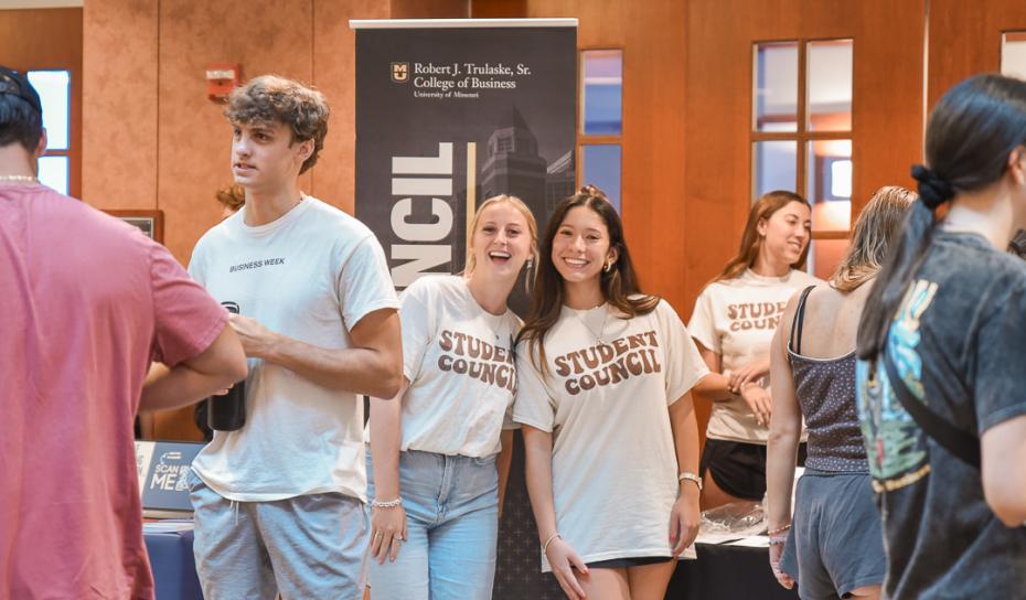Image: students at clubbing night