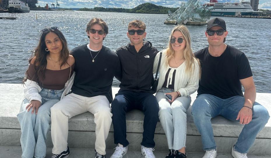 London Interns near waterfront 2025