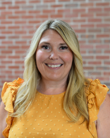 Image: Angela Knoerr headshot