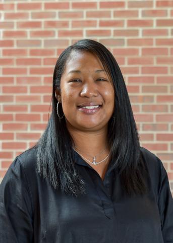 Angela Sutton headshot