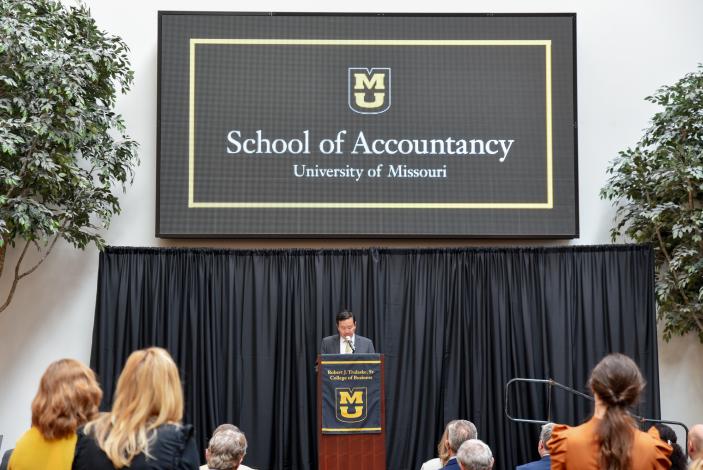 President Choi addresses a crowd during the gift celebration in Cornell Hall