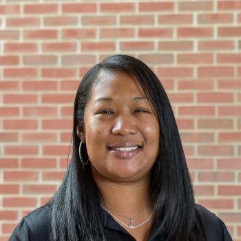 Angela Sutton headshot